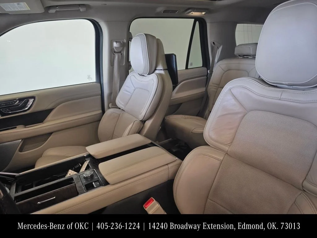 Used 2019 White Lincoln Reserve image 13