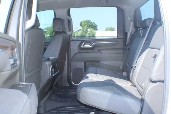 Certified Used 2025 Summit White GMC SLT image 15
