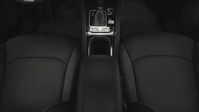 New 2026 Bright White Clear-Coat Exterior Paint Jeep Limited image 4
