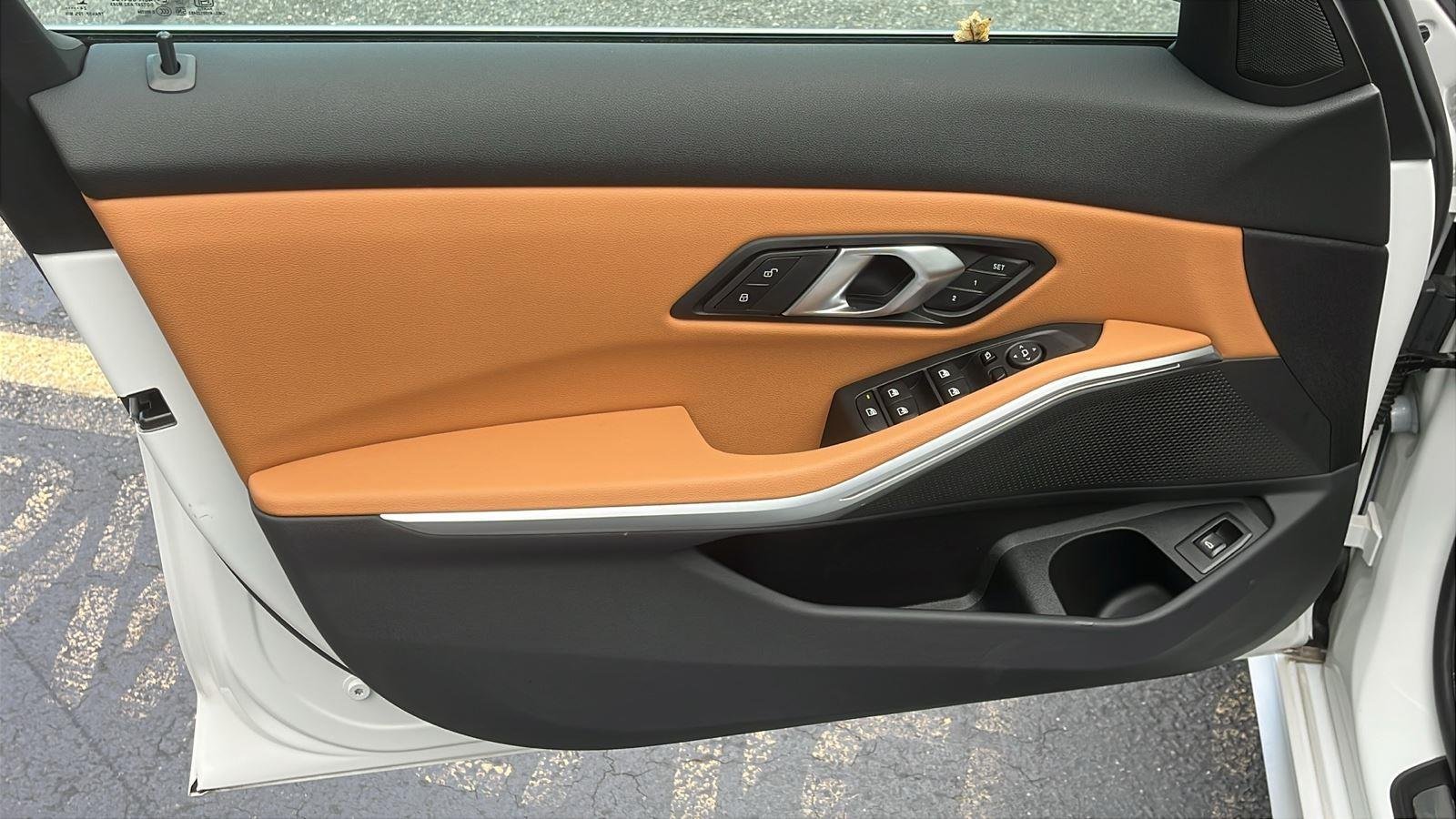 2025 BMW 3 Series 330i - Photo 11