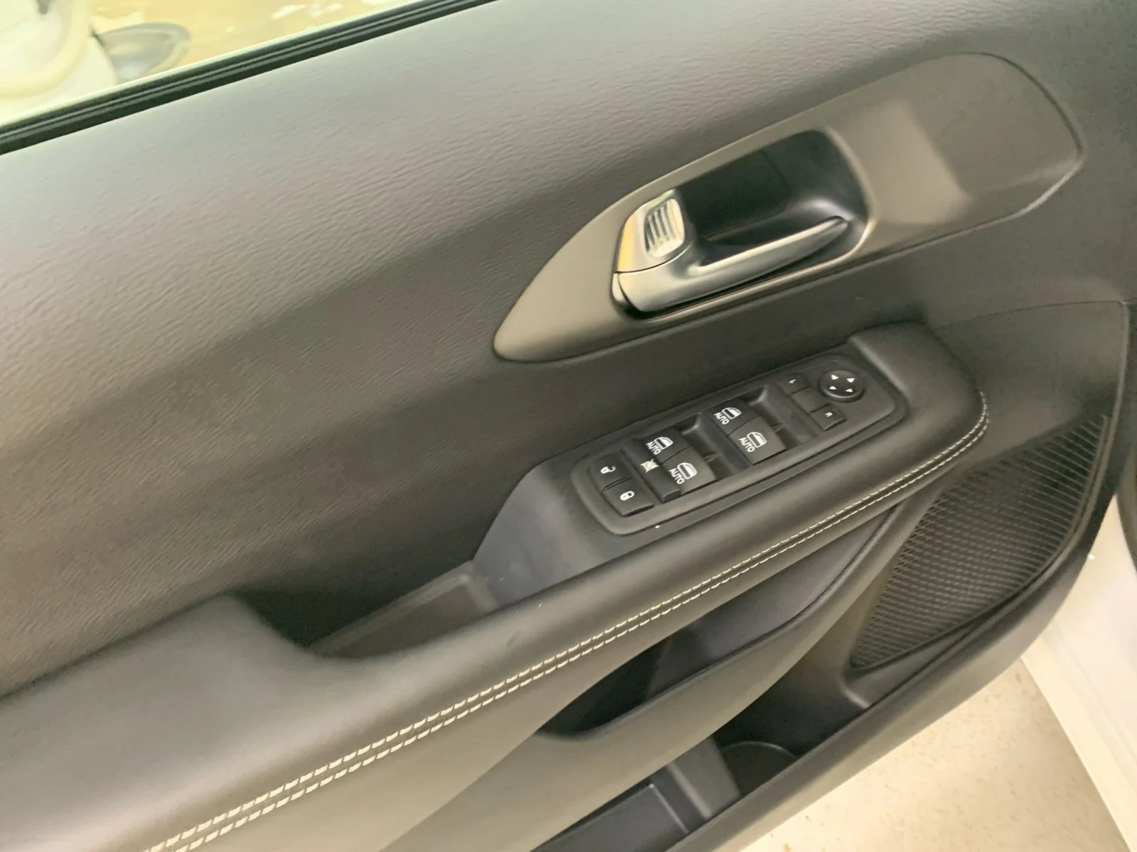 New 2027 Bright White Chrysler SXT image 11