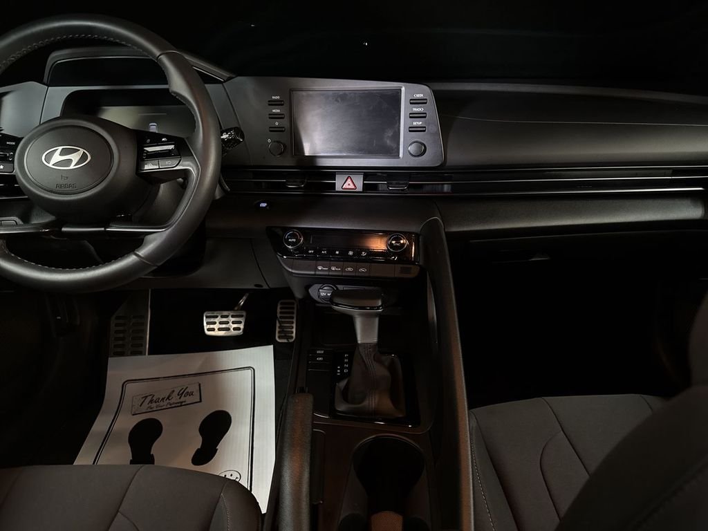 2025 Hyundai Elantra SEL - Photo 24