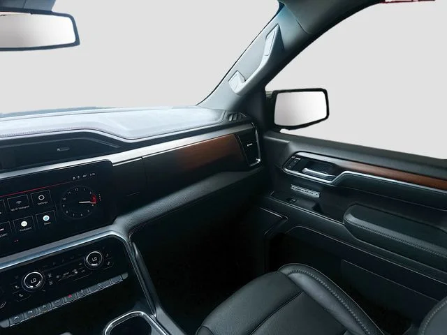 Used 2025 Gray GMC Denali image 27
