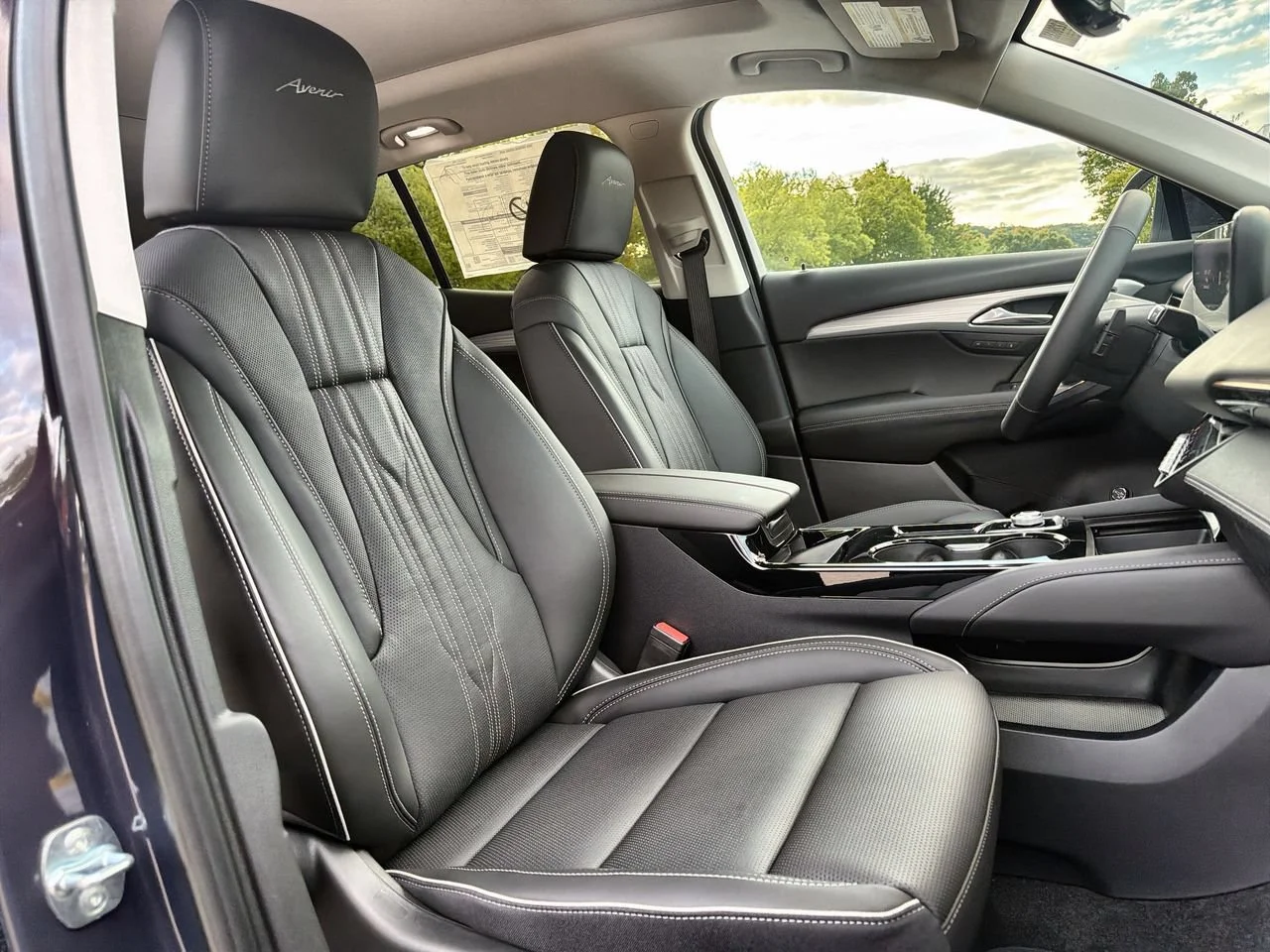 New 2026 Midnight Opal Buick Avenir image 23