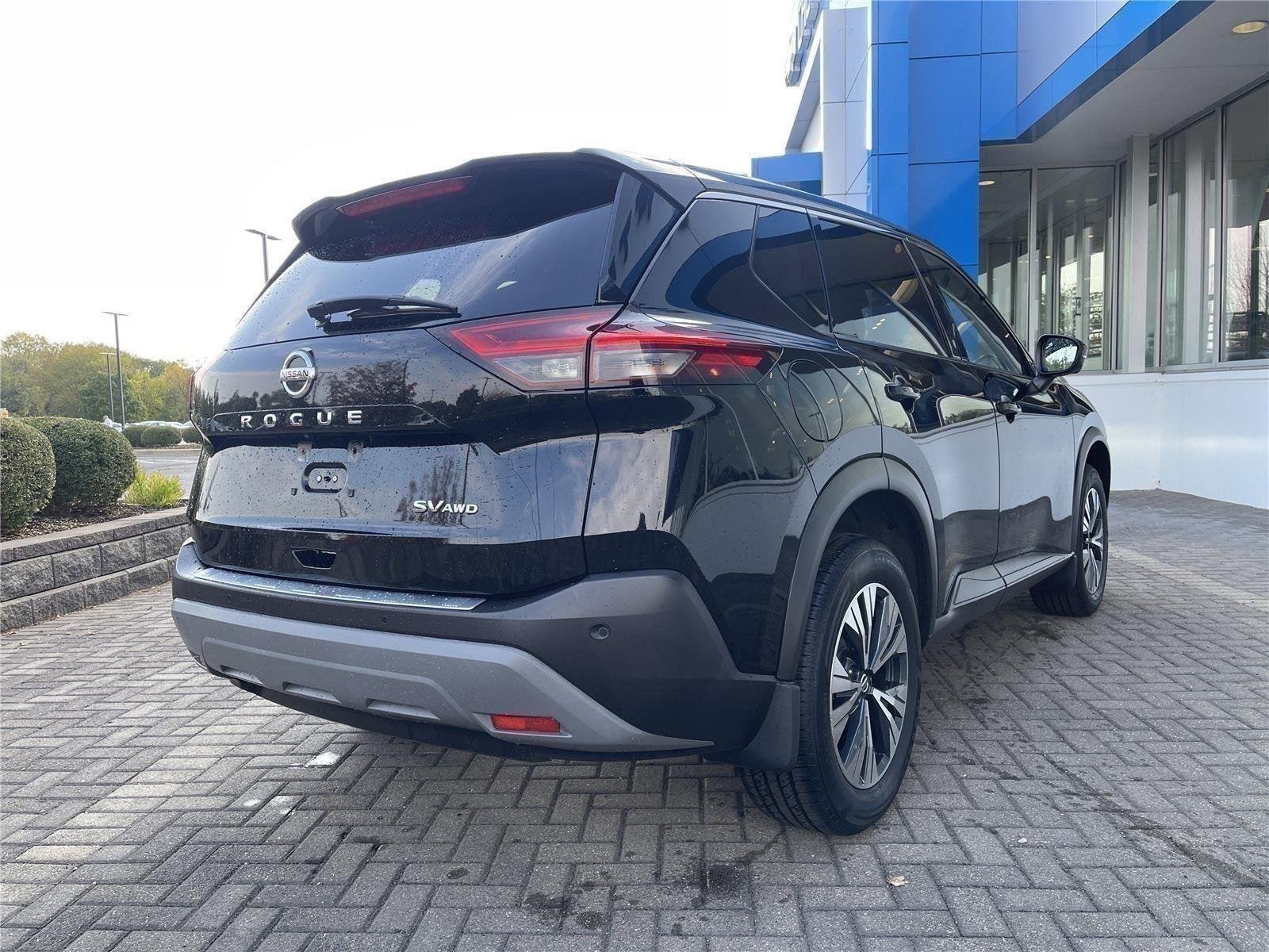 Used 2021 Super Black Nissan SV image 5