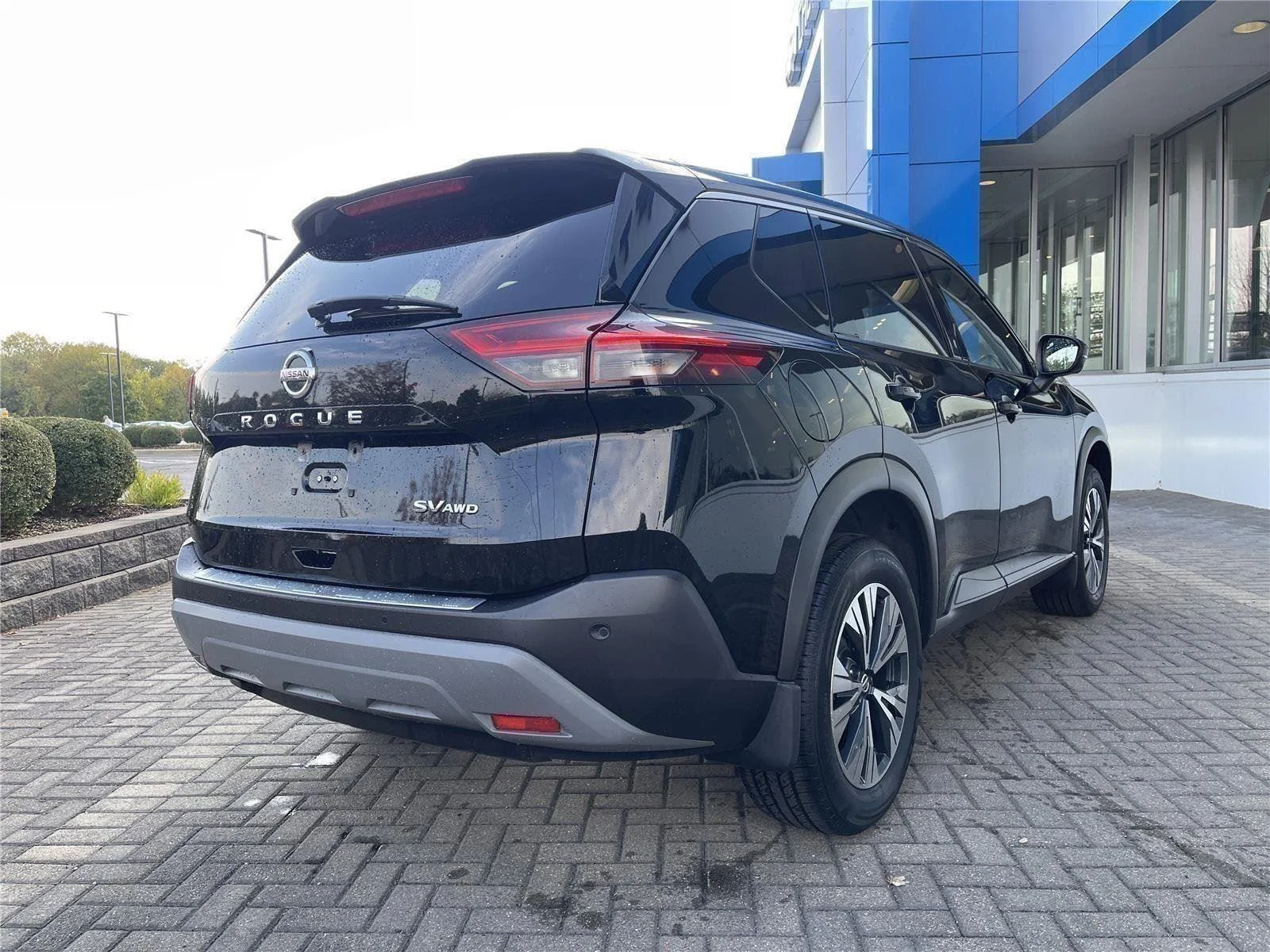 Used 2021 Black Nissan SV Intelligent AWD image 5