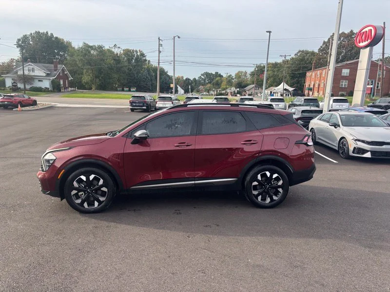 Used 2023 Red Kia X-Line image 5