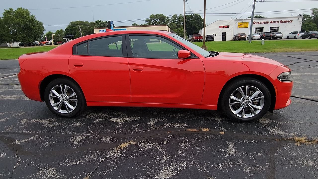 Used 2022 Red Dodge SXT image 9