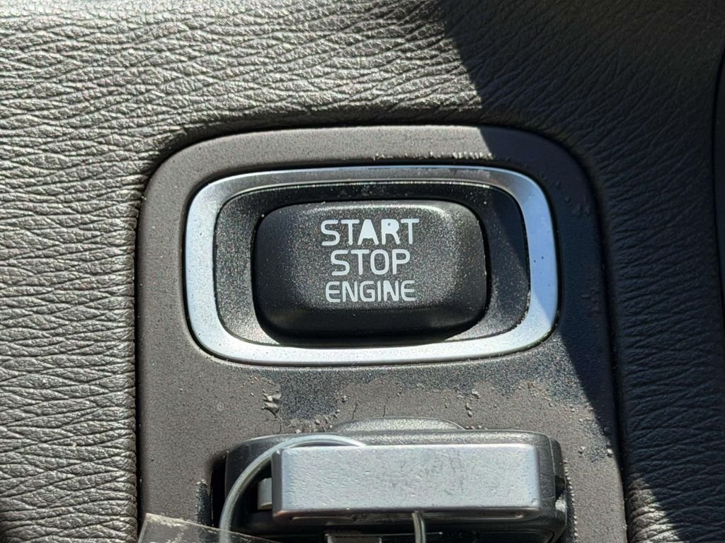 Used 2012 White Volvo 3.2 image 6