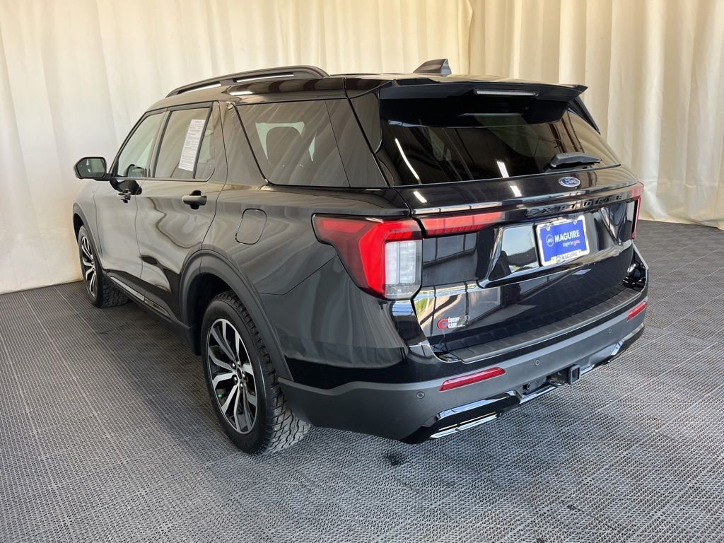 Used 2025 Agate Black Metallic Ford ST-Line image 26