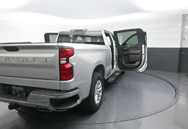 Used 2020 Silver Chevrolet LT image 44