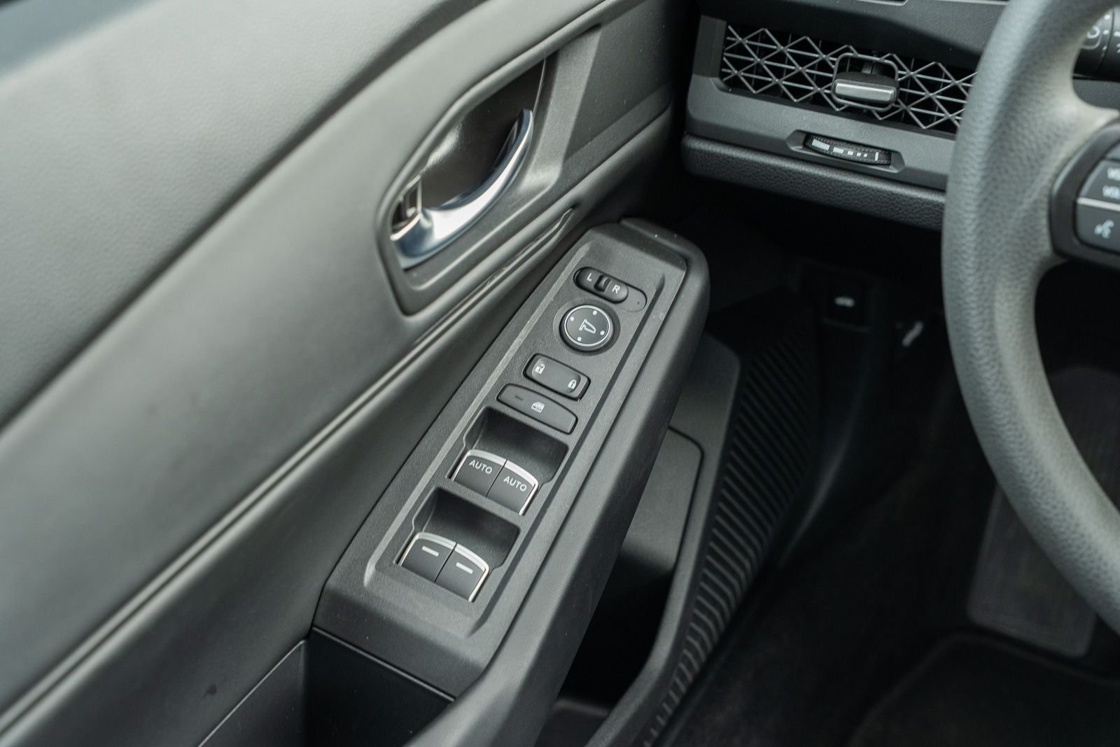 2025 Honda Accord SE - Photo 26