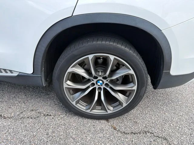 Used 2015 White BMW xDrive35i image 9
