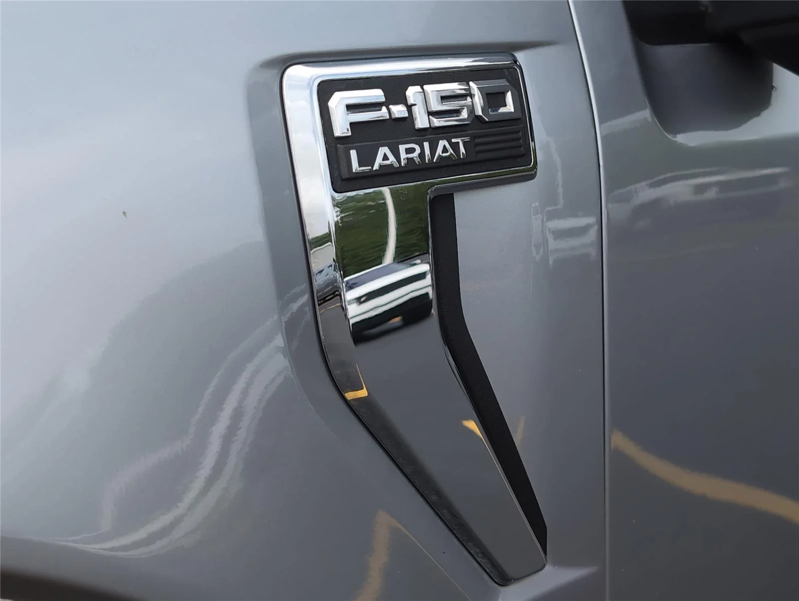 Used 2023 Iconic Silver Ford LARIAT image 35