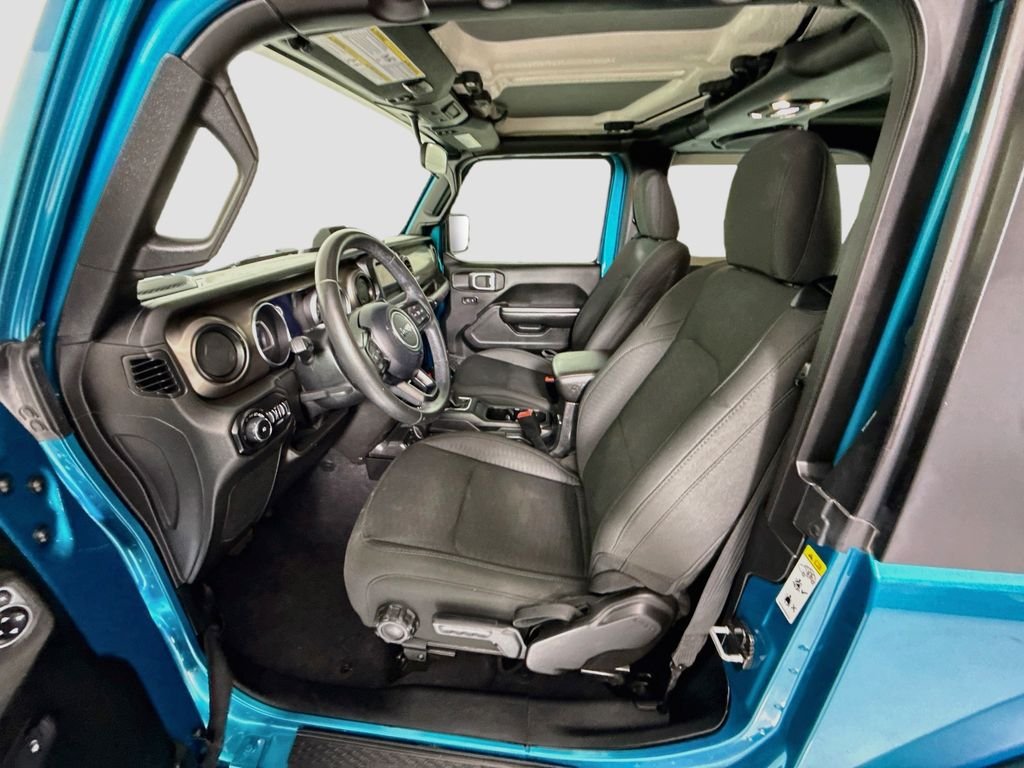 Used 2019 Bikini Pearlcoat Jeep Sport S image 19
