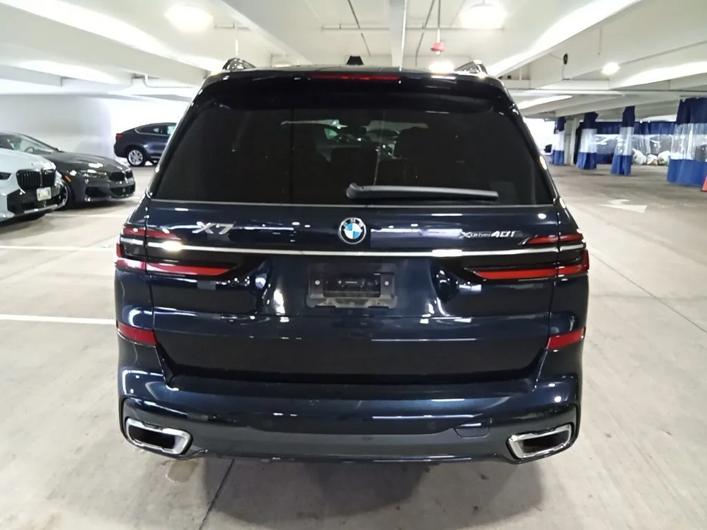 Used 2025 Carbon Black Metallic BMW xDrive40i image 6