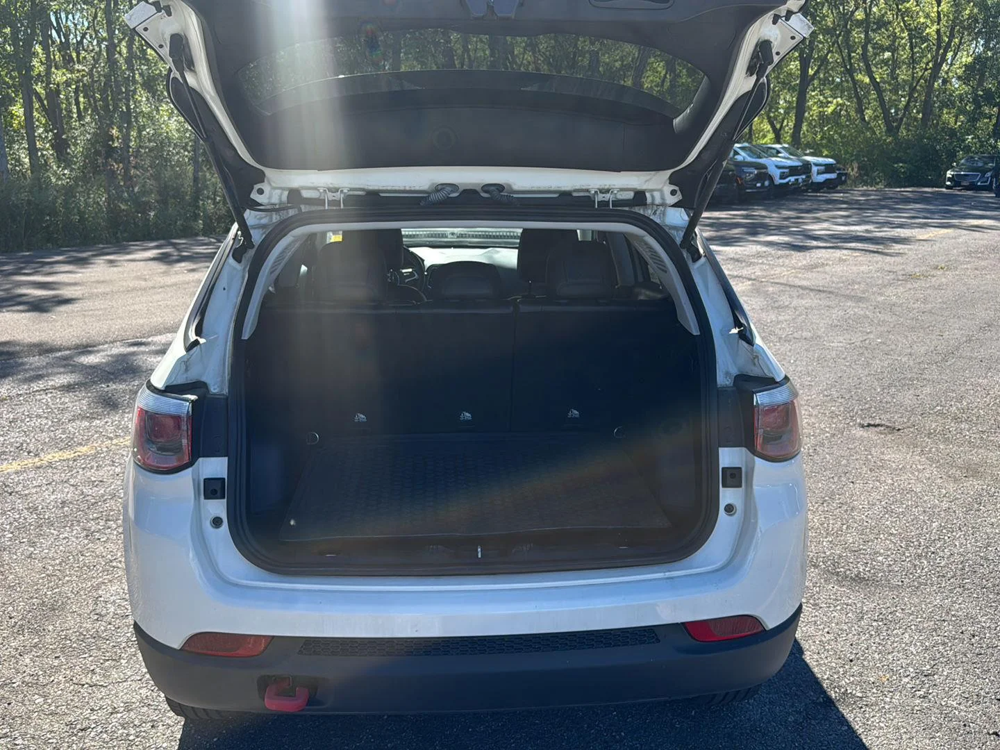 Used 2019 White Clearcoat Jeep Trailhawk image 22
