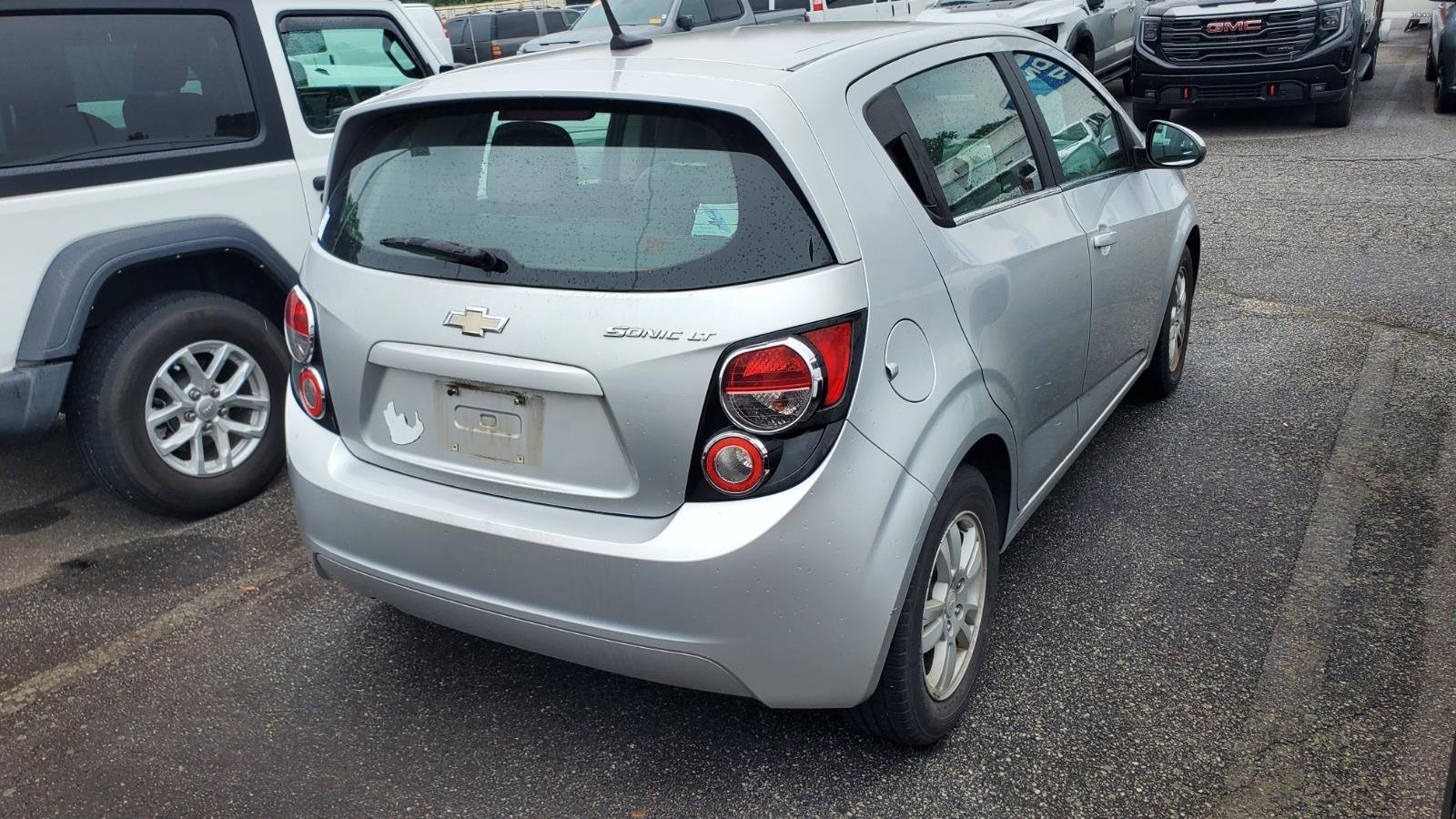 Used 2014 SILVER ICE METALLIC Chevrolet LT image 9