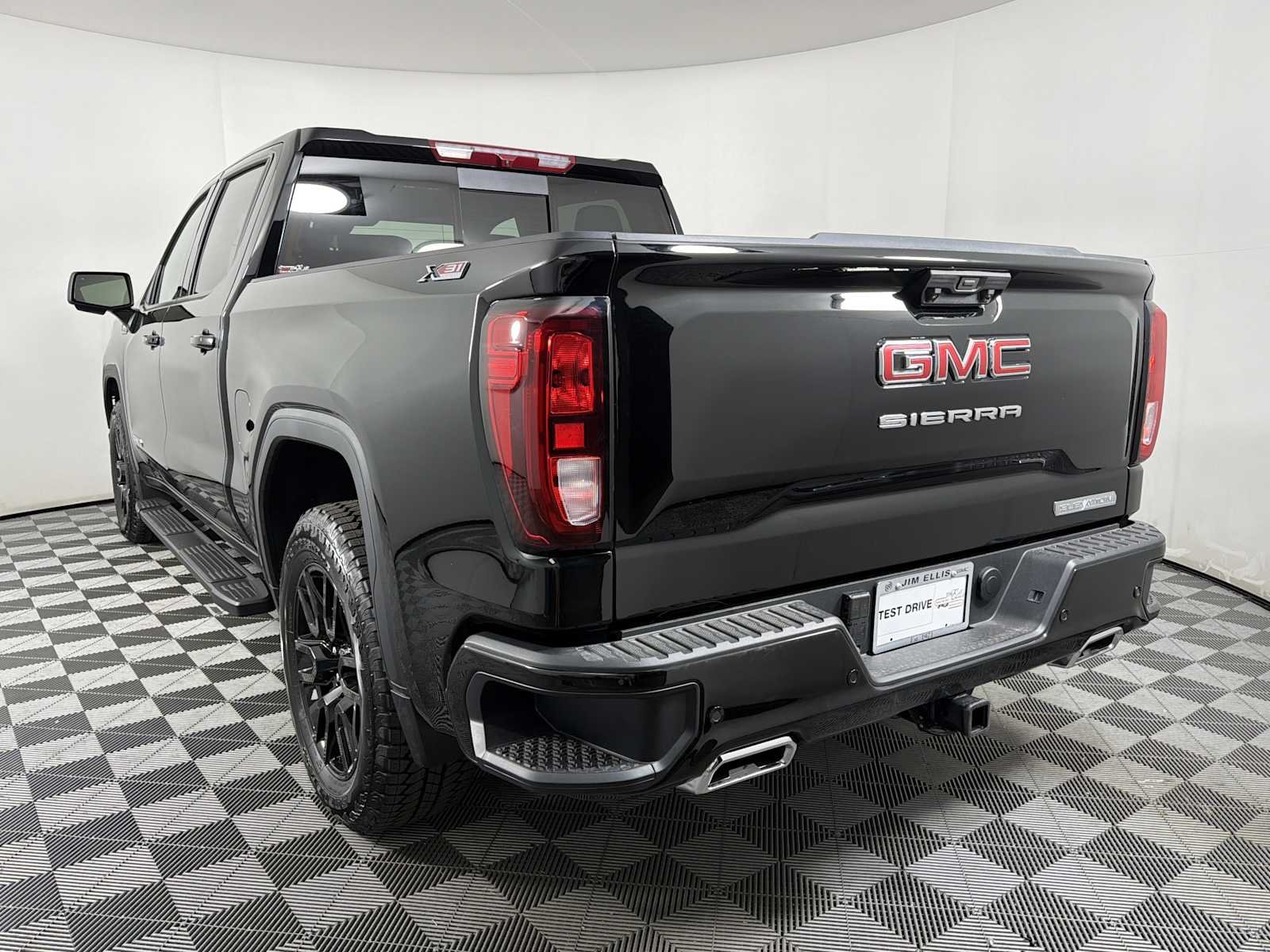 New 2026 Onyx Black GMC Elevation image 4