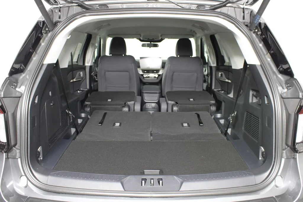 New 2026 Carbonized Gray Metallic Ford Active image 9