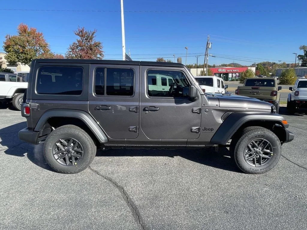 New 2026 Granite Crystal Metallic Clear-Coat Exterior Paint Jeep Sport S image 9