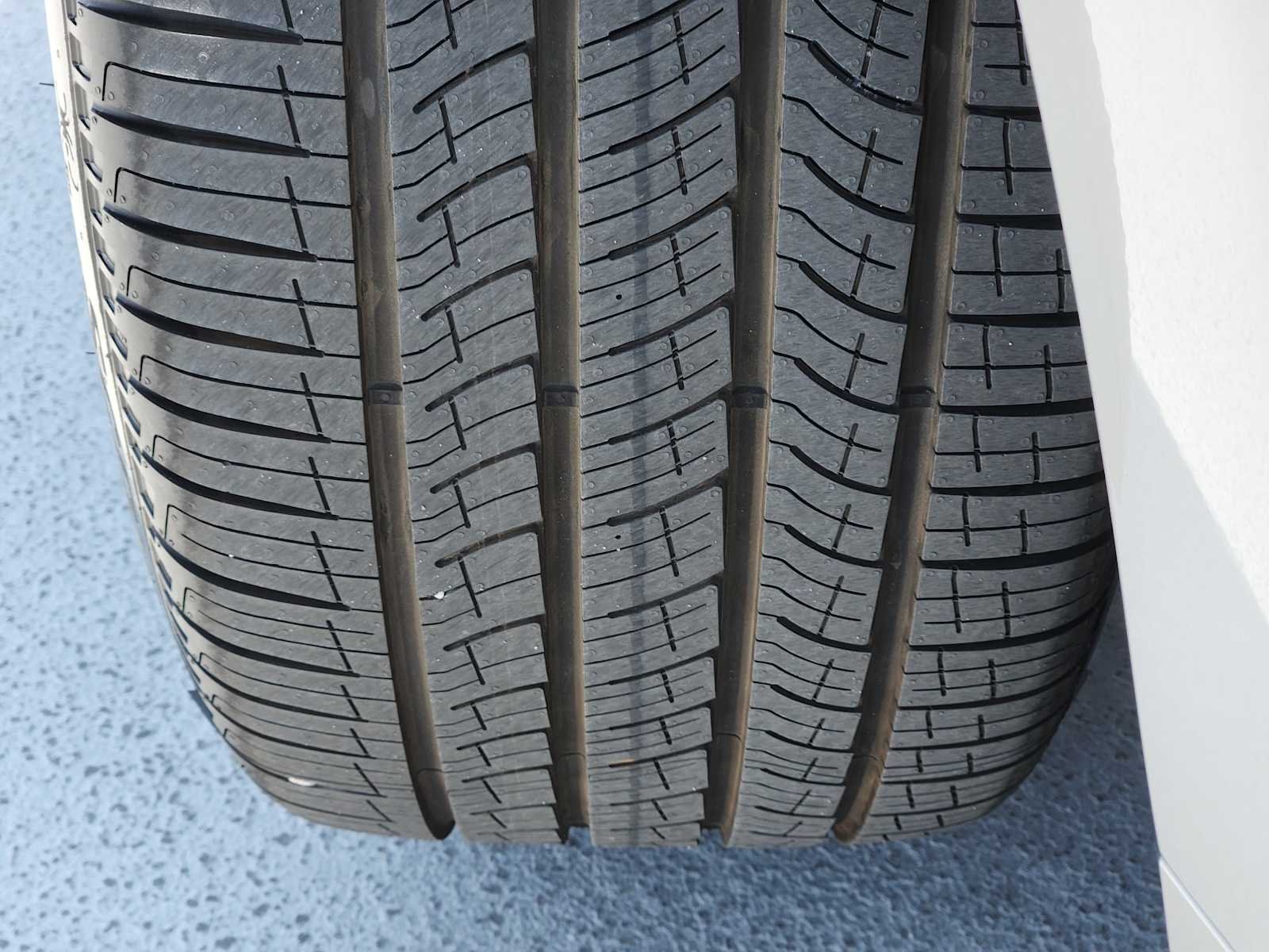 New 2026 Borasco Grey LAND ROVER Dynamic SE image 11