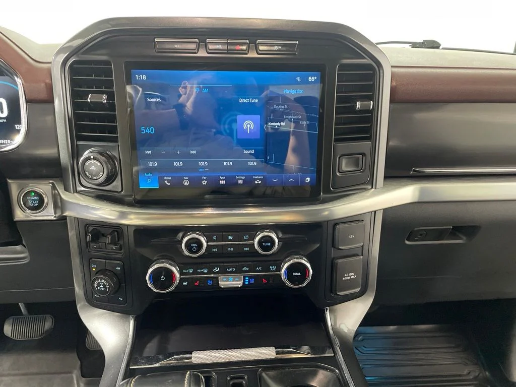 Used 2023  Ford Lariat image 16