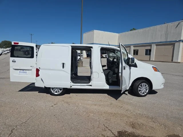 Used 2020 White Nissan SV image 34