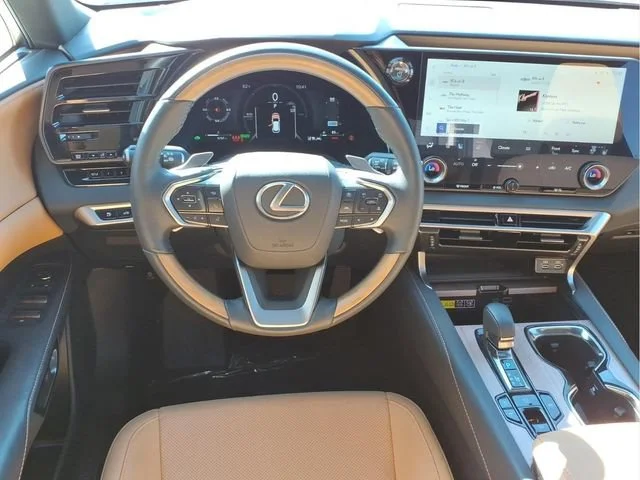 Used 2025 Green Lexus RX 350h image 20