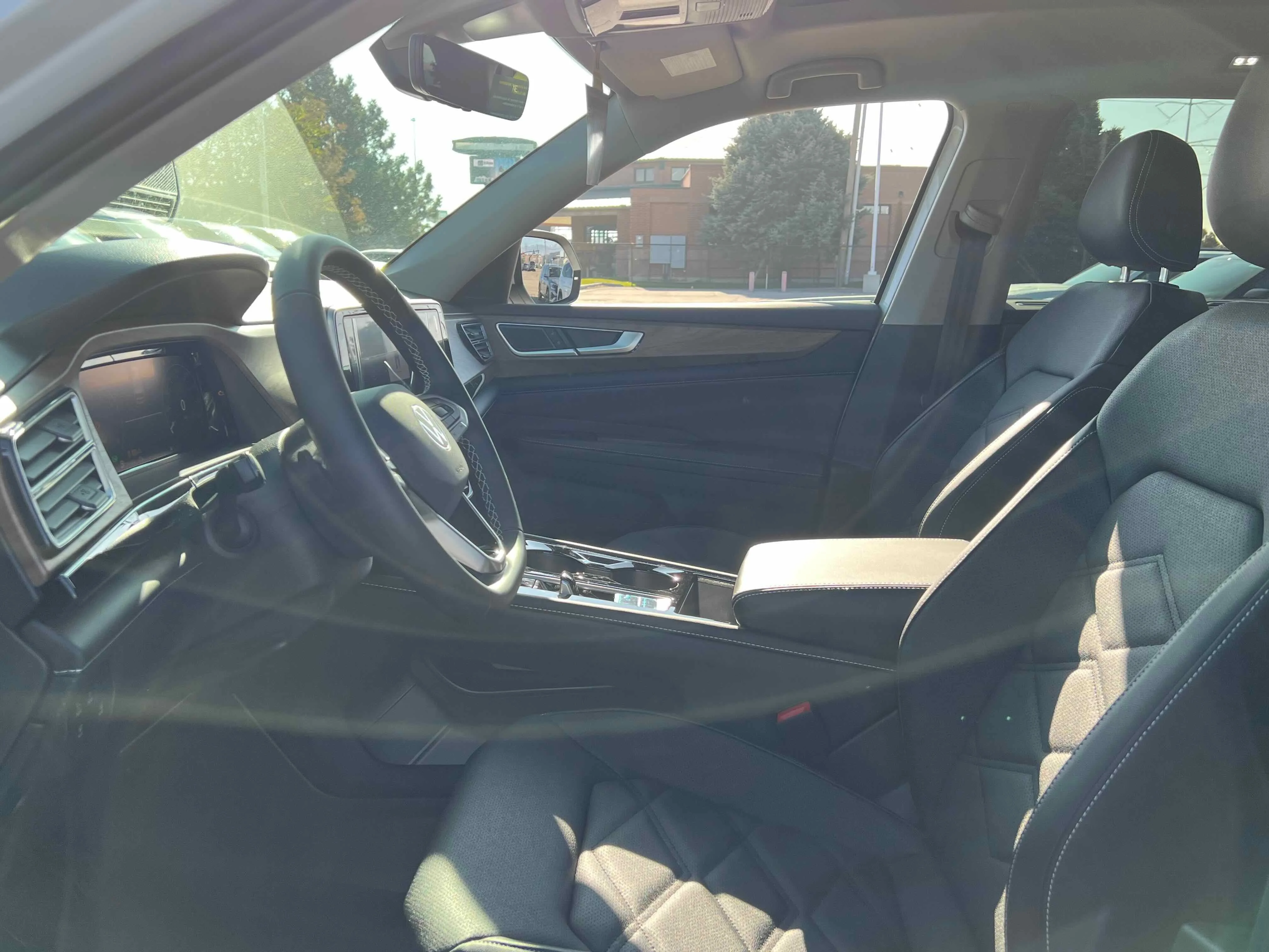 New 2026 Opal White Volkswagen 2.0T SE w/Technology image 4