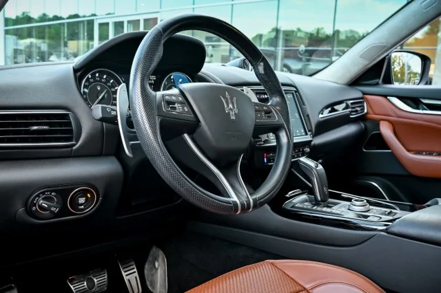 Used 2022 GRAY Maserati Modena image 16