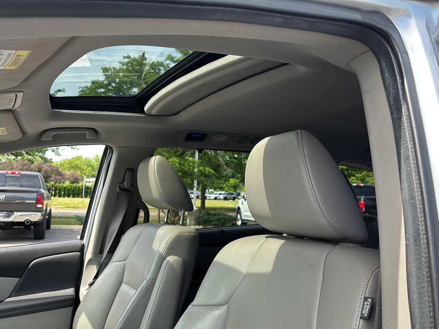 Used 2013 Alabaster Silver Metallic Honda EX-L image 33
