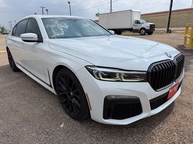 2022 BMW 7 Series 740i