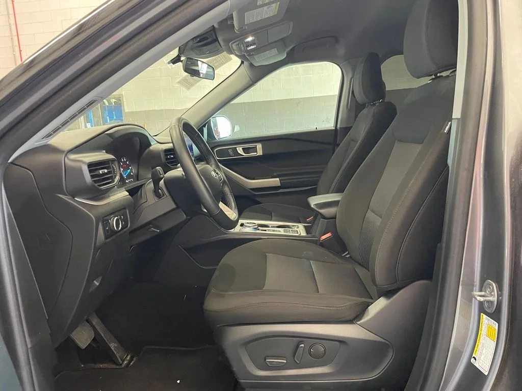 Used 2024 Gray Ford XLT image 10