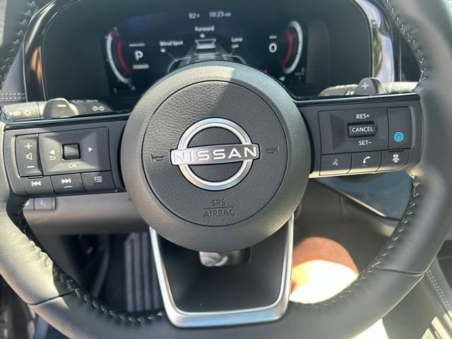 Used 2025 Gray Nissan Platinum image 15