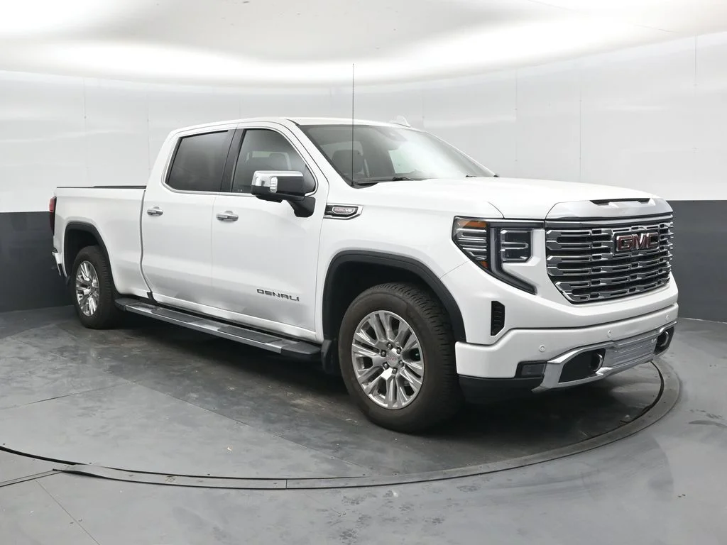 2023 GMC Sierra Denali 4WD Crew Cab Short Box's photo