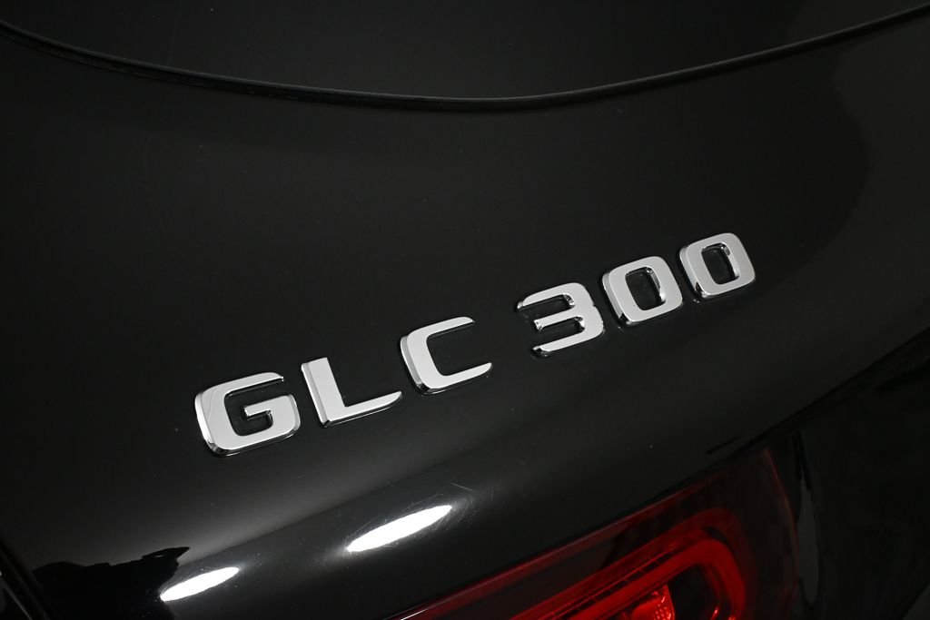 Used 2022 Black Mercedes-Benz GLC 300 image 26