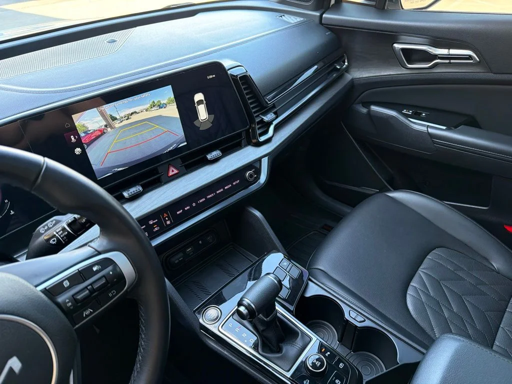 Used 2023 White Kia X-Line image 17
