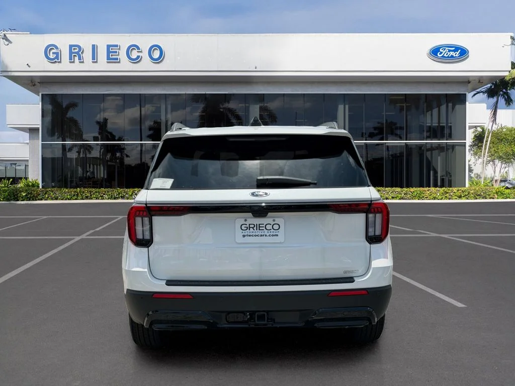 New 2026 Star White Metallic Tri-Coat Ford ST-Line image 5