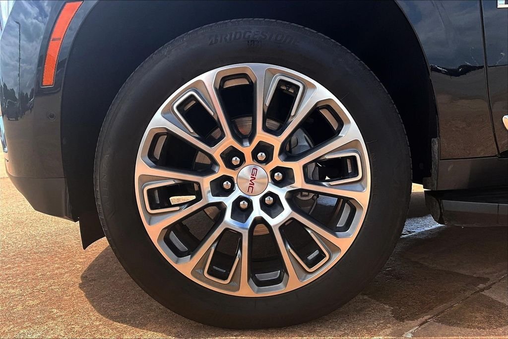 Used 2025 Black GMC Denali image 8
