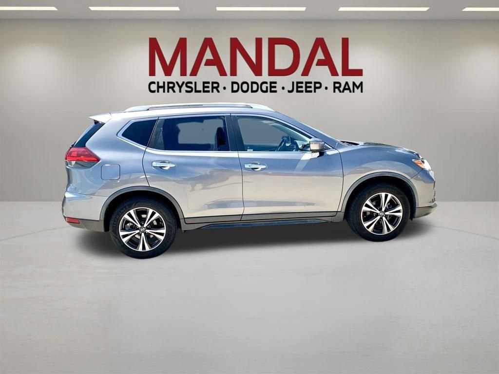 Used 2020 Gray Nissan SV image 5