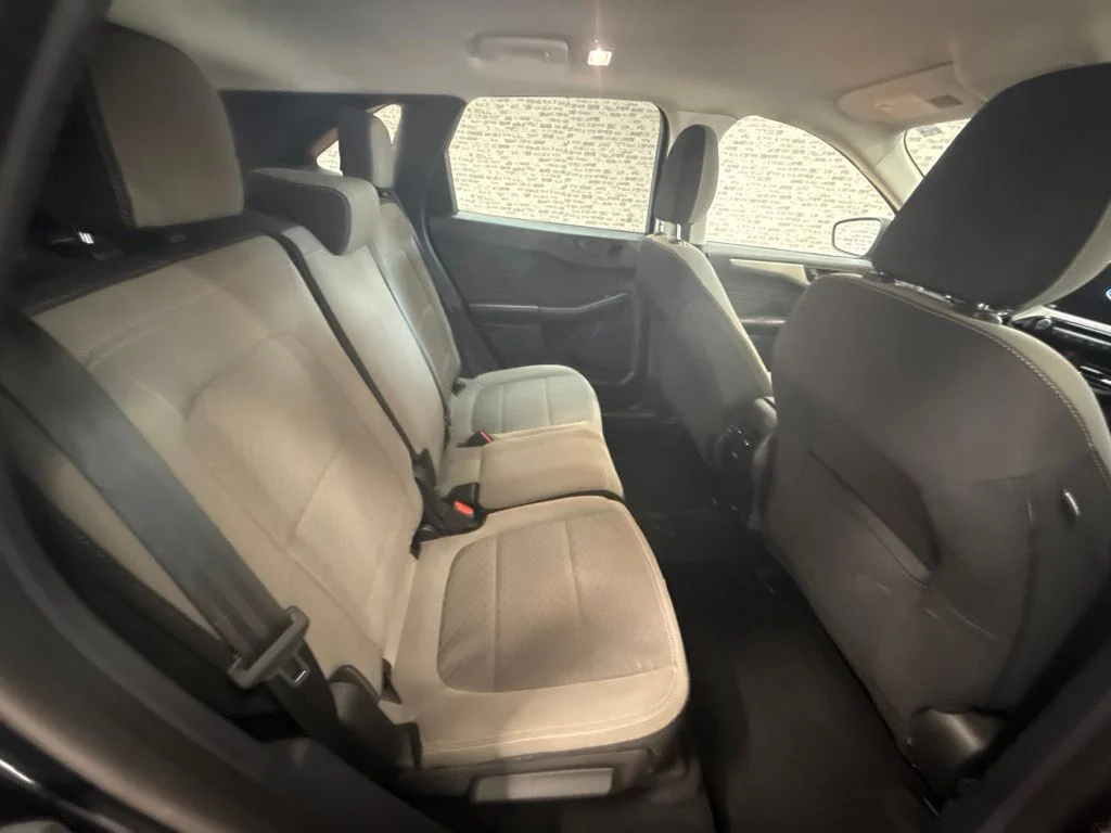 Used 2022 Blue Ford SE image 12