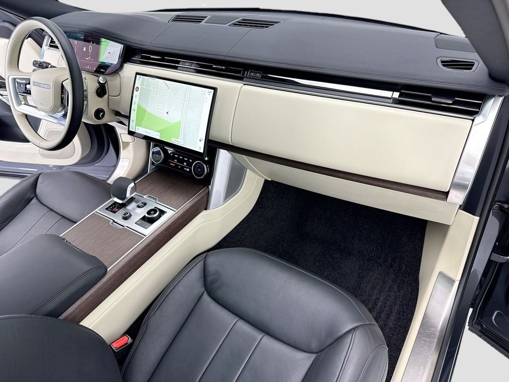 Used 2023 Carpathian Gray Premium Metallic Land Rover SE image 16