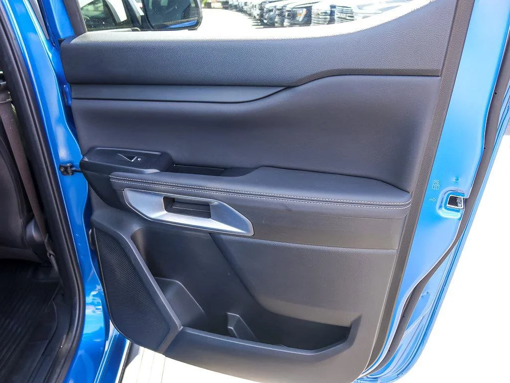 Used 2024 Blue Metallic Ford LARIAT image 28