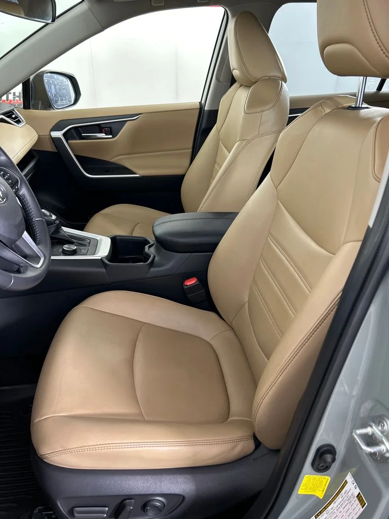 Used 2022 Green Toyota XLE Premium image 12