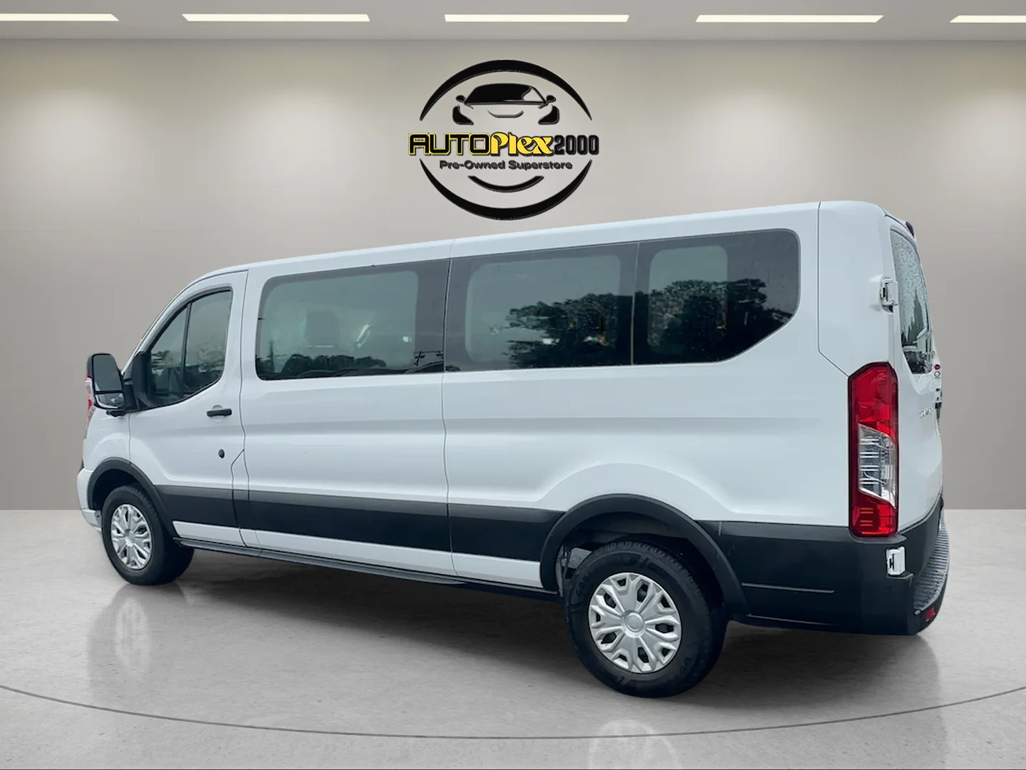 Used 2023 White Ford XLT image 5