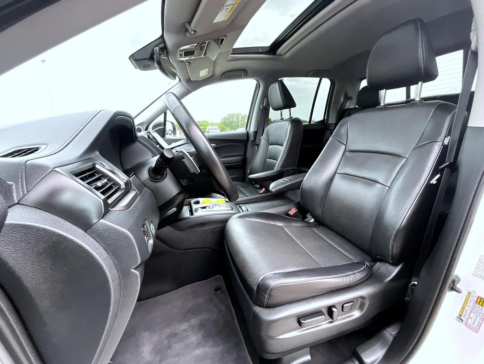 Certified Used 2023 White Honda RTL image 9