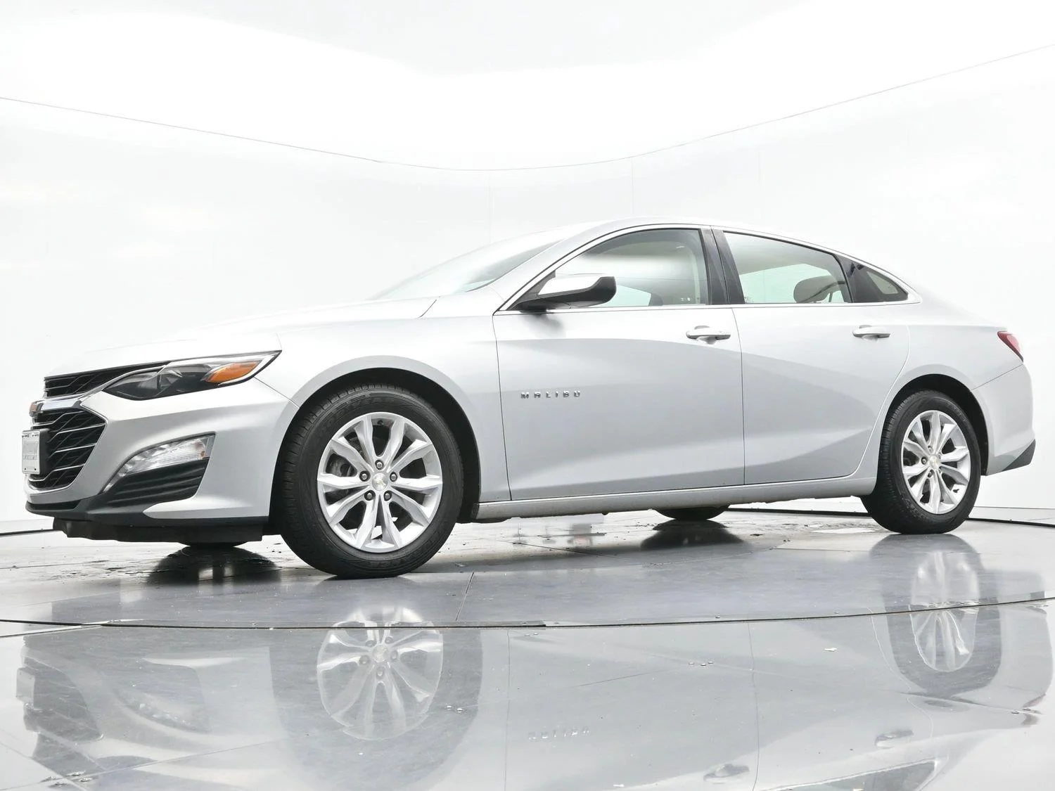 Used 2020 Silver Ice Metallic Chevrolet LT image 44