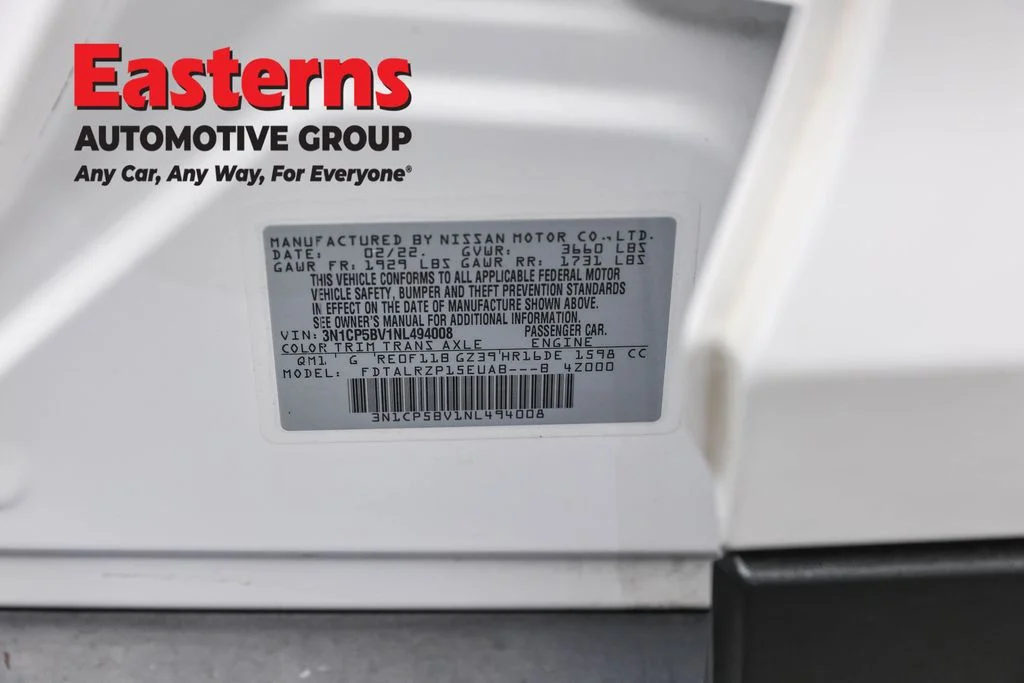 Used 2022 White Nissan S image 34