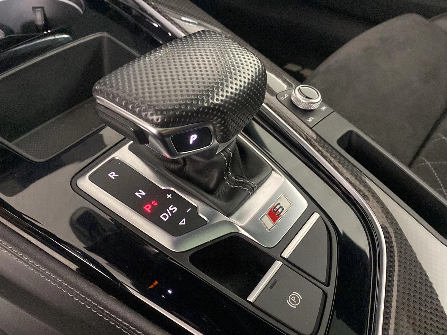 Used 2021 Daytona Gray Pearl Effect Audi Premium Plus image 10